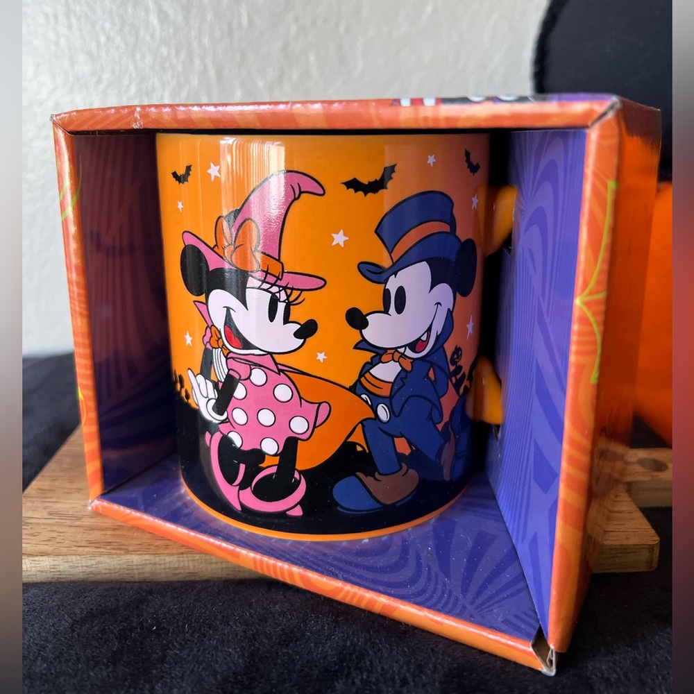 NWT Disney Halloween Mickey & Minnie mug